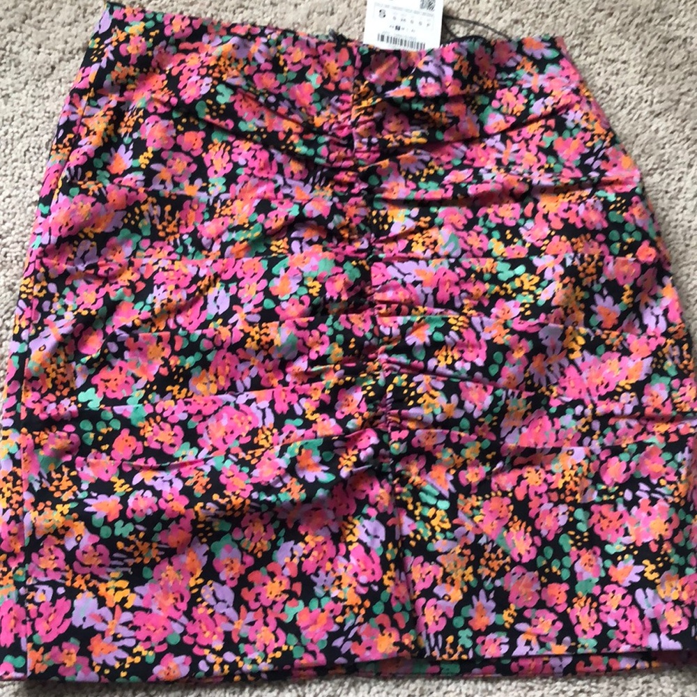New!!!! Zara draped mini skirt. Last one!!!! - Picture 7 of 8